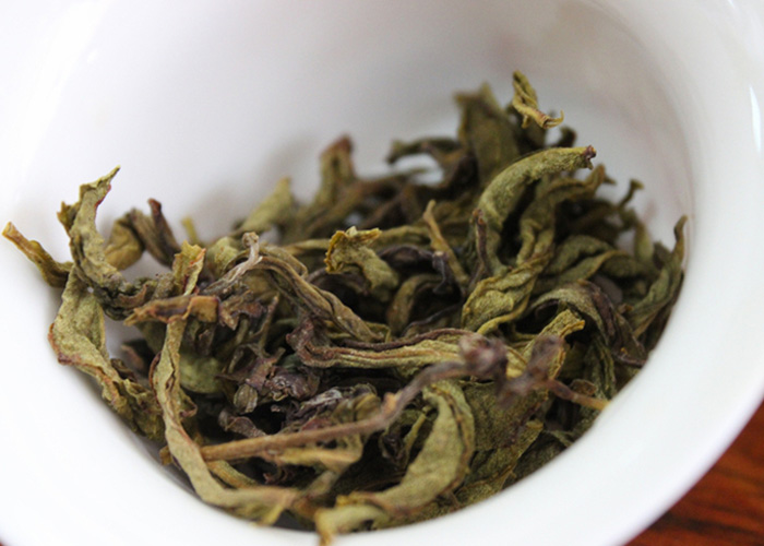Bai Ji Guan (White Rooster Crest) Rock Oolong