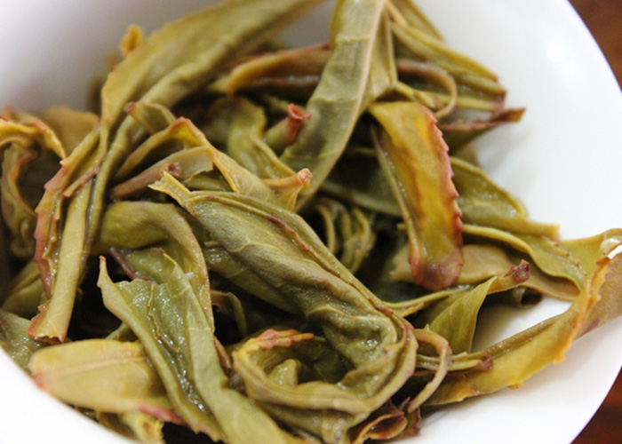 Bai Ji Guan (White Rooster Crest) Rock Oolong