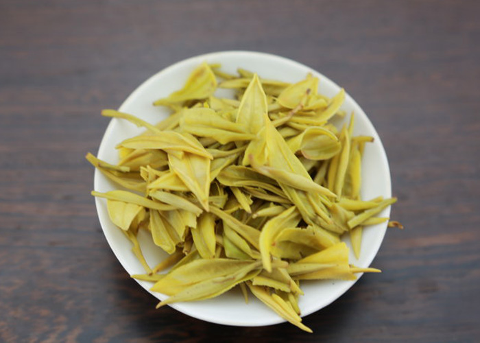 Mo Gan Huang Ya (Yellow Buds)